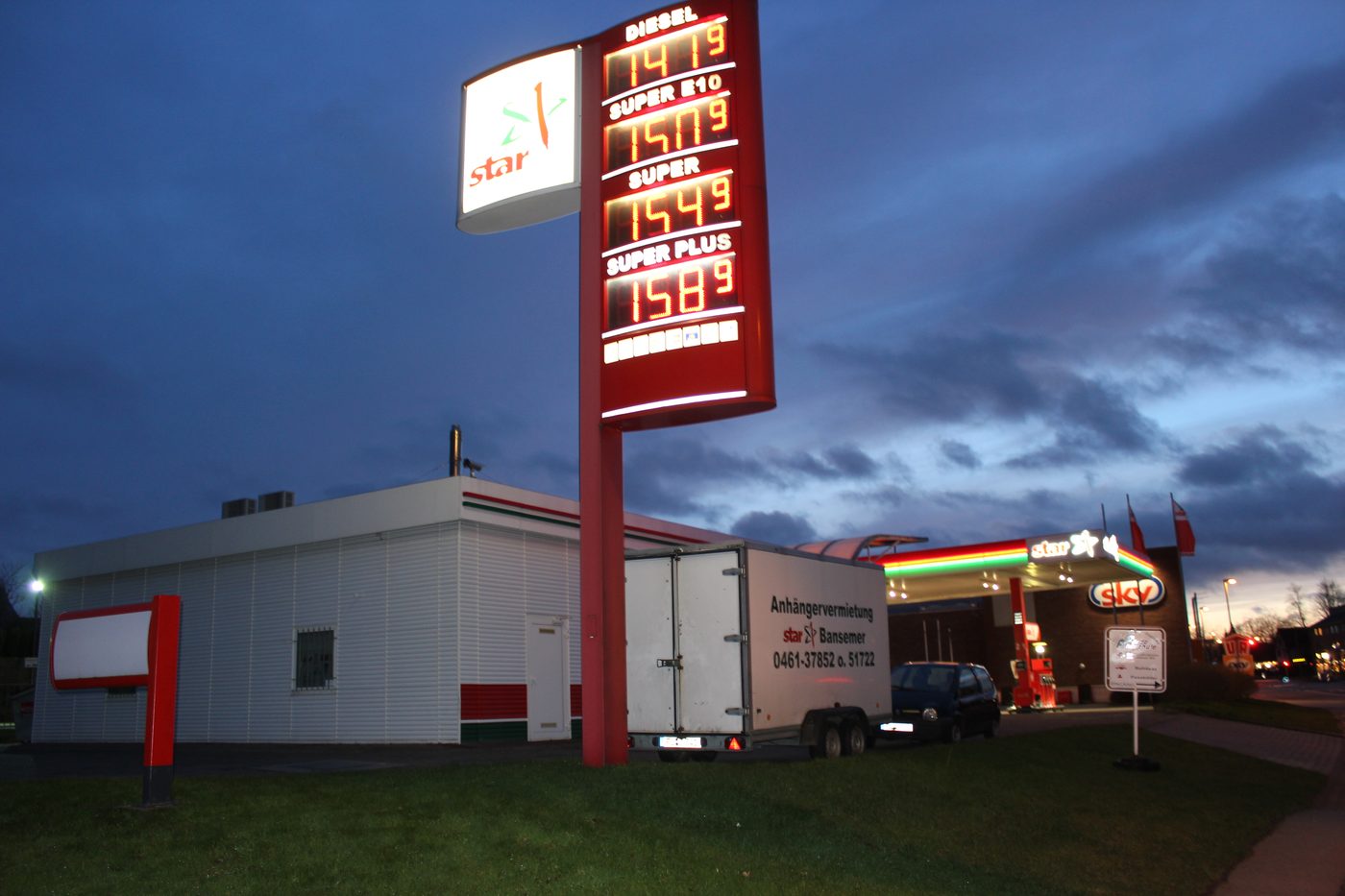 Filling station at Twedter Plack in Flensburg-Mürwik — a German station ten minutes south of the Danish border at Kruså